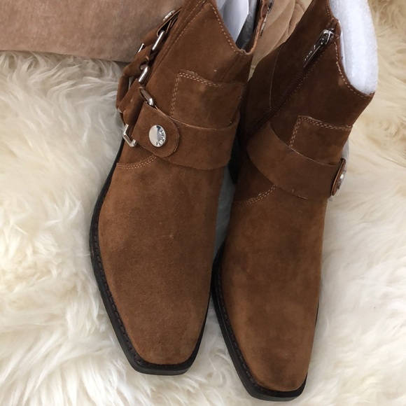 DKNY genuine oiled suede Mina- Western Bootie. -latte size 7. New - Picture 4 of 9